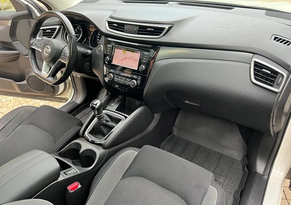 Nissan Qashqai cena 75800 przebieg: 55500, rok produkcji 2019 z Nowe małe 211